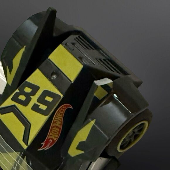 Hot Wheels Go for It Racetrack Green Black Slot Car Scale Speed 450MPH A14 - Picture 8 of 9